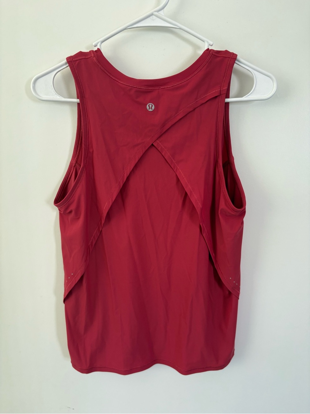 lululemon athletica Women’s Sleeveless Tank Top - Deep Red - Picture 2 of 2